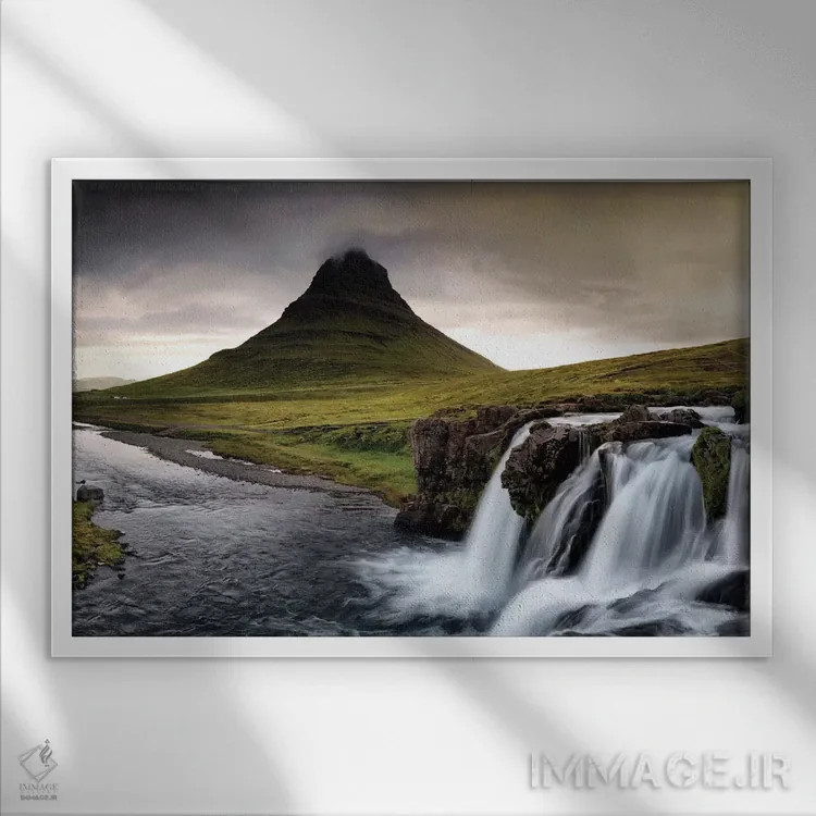 تابلو نزدیک آبشار اثر اندی اموس - نمای قابدار سفید