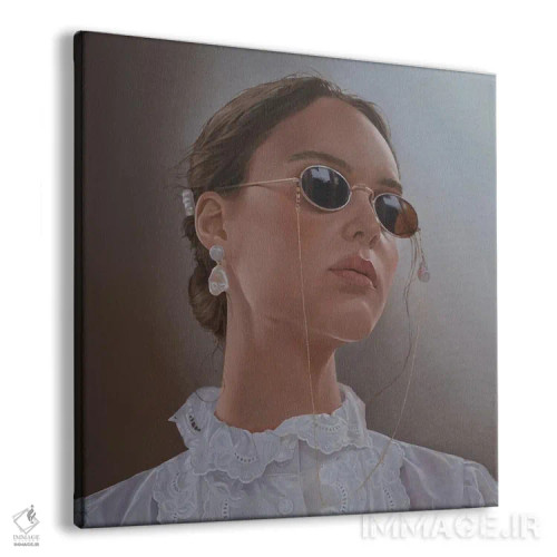 تابلو دختر با عینک آفتابی تیره اثر آرتور آنوخین - نمای پرسپکتیو محصول