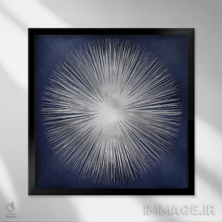 تابلو تابش خورشید نقرهای روی آبی ۱ اثر ابی یانگ - نمای قابدار مشکی