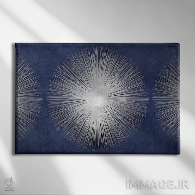 تابلو تابش خورشید نقرهای روی آبی ۳ اثر ابی یانگ - نمای روبهرو روی دیوار
