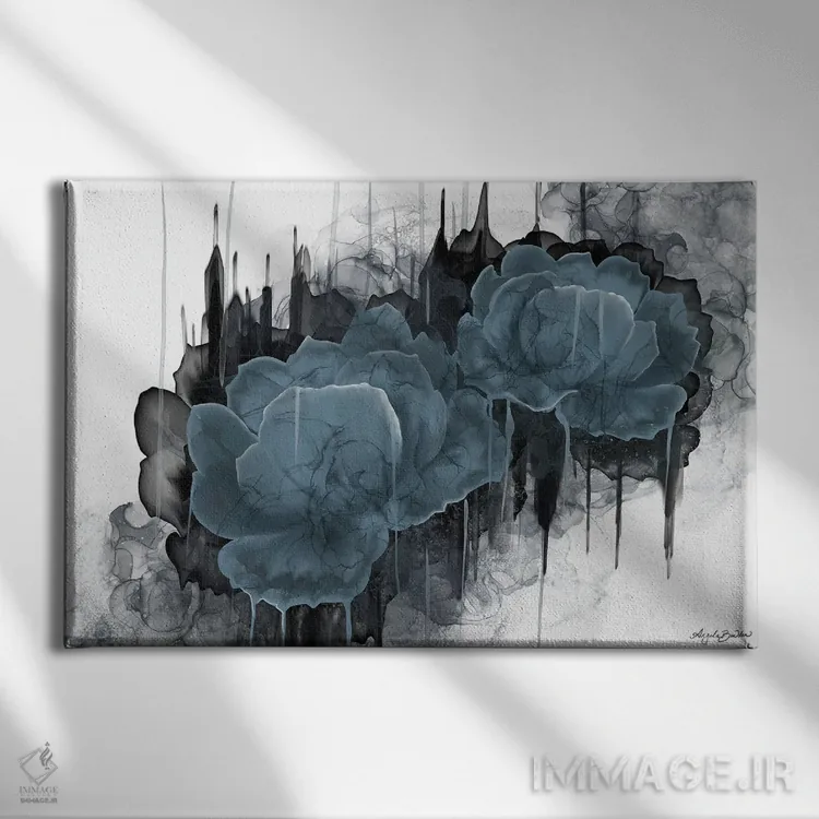 تابلو شکوفههای آبی خاکی اثر آنجلا بادن - نمای روبهرو روی دیوار