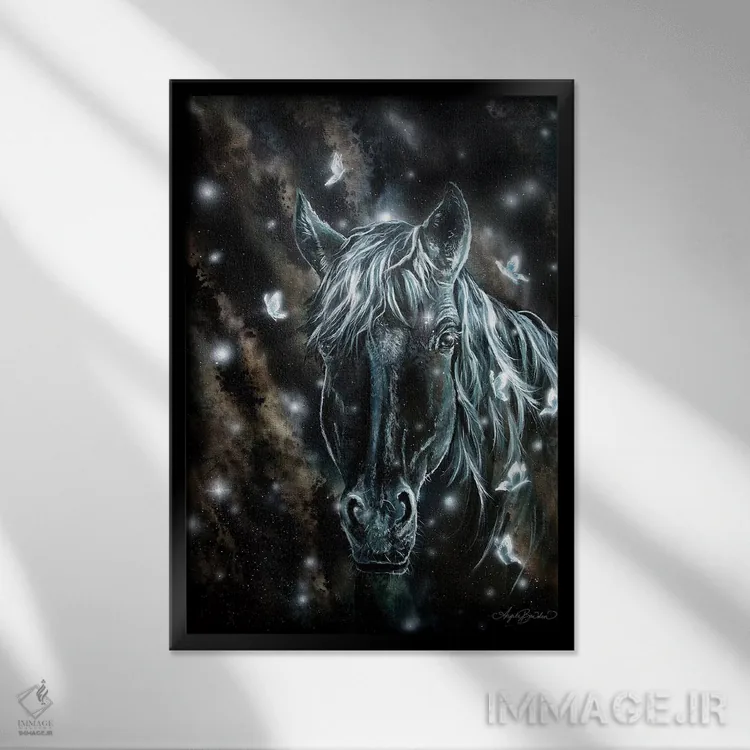 تابلو اسب و پروانهها اثر آنجلا بادن - نمای قابدار مشکی