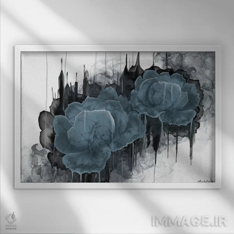 تابلو شکوفههای آبی خاکی اثر آنجلا بادن - نمای قابدار سفید