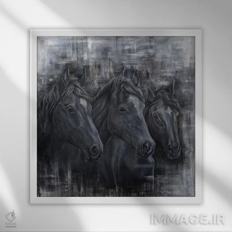 تابلو سهگانه اسبی اثر آنجلا بادن - نمای قابدار سفید