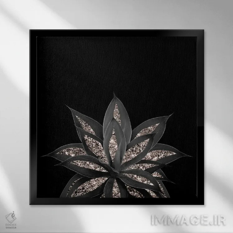 تابلو آگاو خاکستری-سیاه با درخشش رزگلد I اثر هنر آنیتا و بلا - نمای قابدار مشکی
