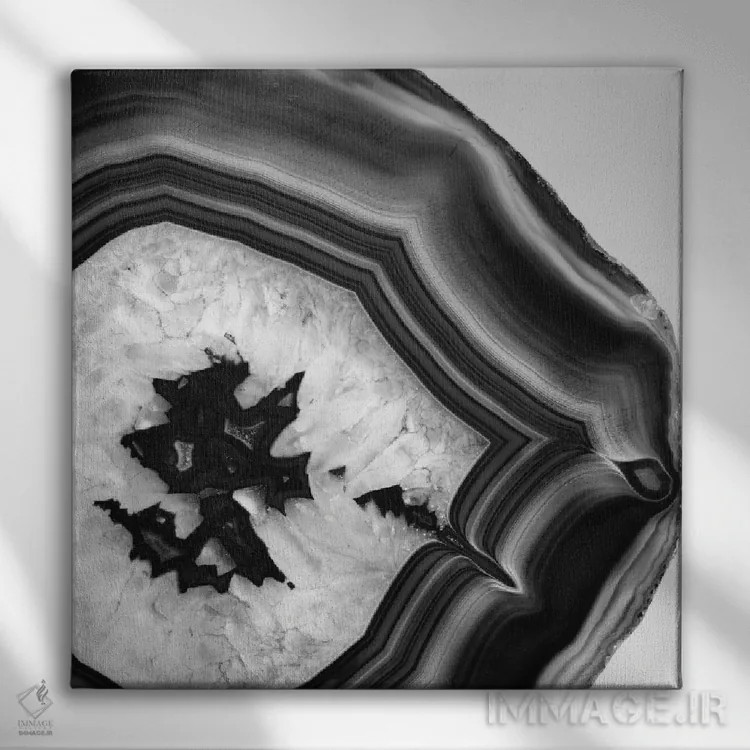 تابلو عقیق خاکستری، سیاه و سفید شیک I اثر هنر آنیتا و بلا - نمای روبهرو روی دیوار
