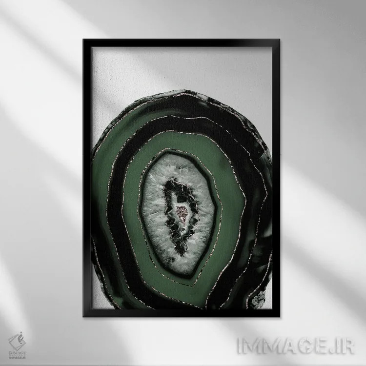 تابلو عقیق سبز و سیاه با درخشش طلایی I اثر هنر آنیتا و بلا - نمای قابدار مشکی