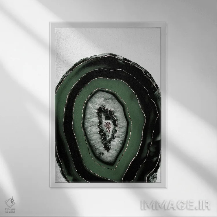تابلو عقیق سبز و سیاه با درخشش طلایی I اثر هنر آنیتا و بلا - نمای قابدار سفید