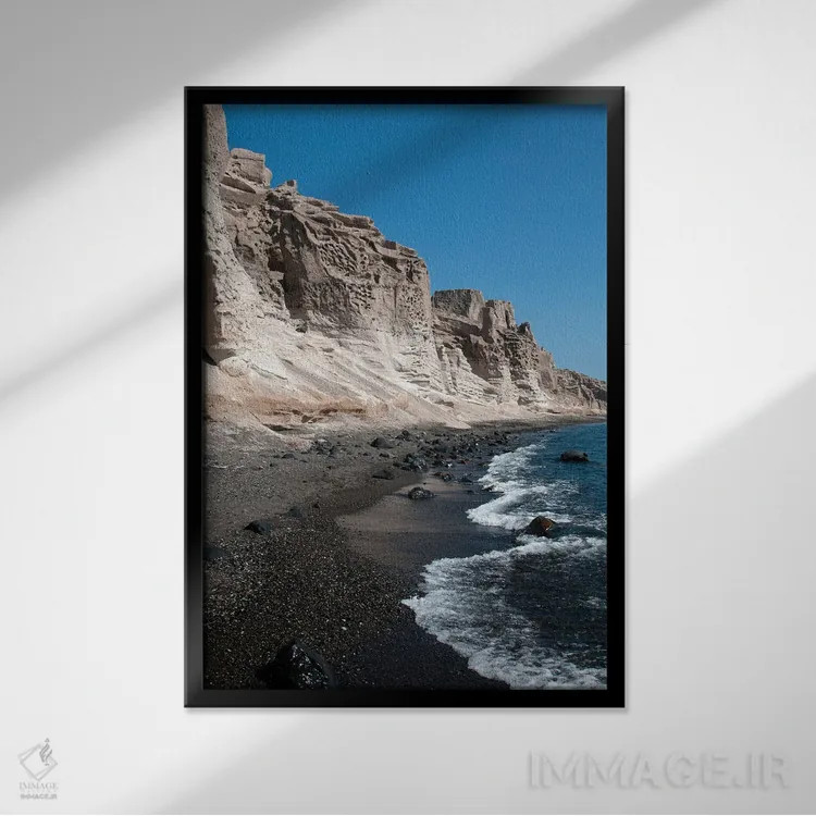 تابلو ساحل سانتورینی I اثر هنر آنیتا و بلا - نمای قابدار مشکی