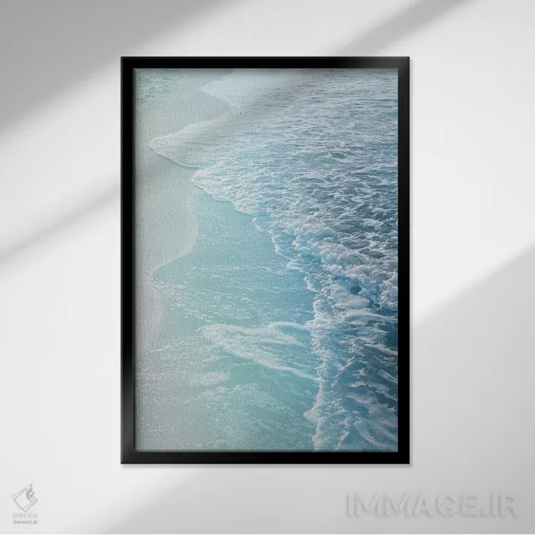 تابلو رویای امواج اقیانوس II با فیروزهای ملایم اثر هنر آنیتا و بلا - نمای قابدار مشکی