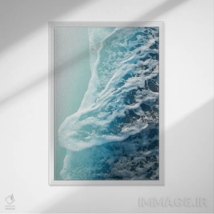 تابلو رویای امواج اقیانوس فیروزهای ملایم III اثر هنر آنیتا و بلا - نمای قابدار سفید