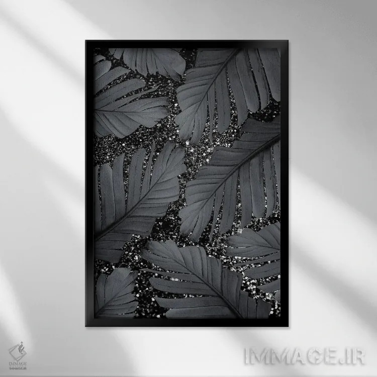 تابلو برگ موز II با درخشش براق اثر هنر آنیتا و بلا - نمای قابدار مشکی
