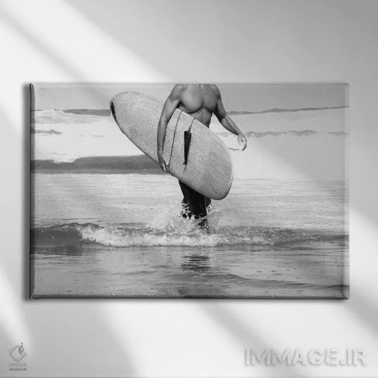 تابلو حال و هوای موجسوار سیاه و سفید I اثر هنر آنیتا و بلا - نمای روبهرو روی دیوار