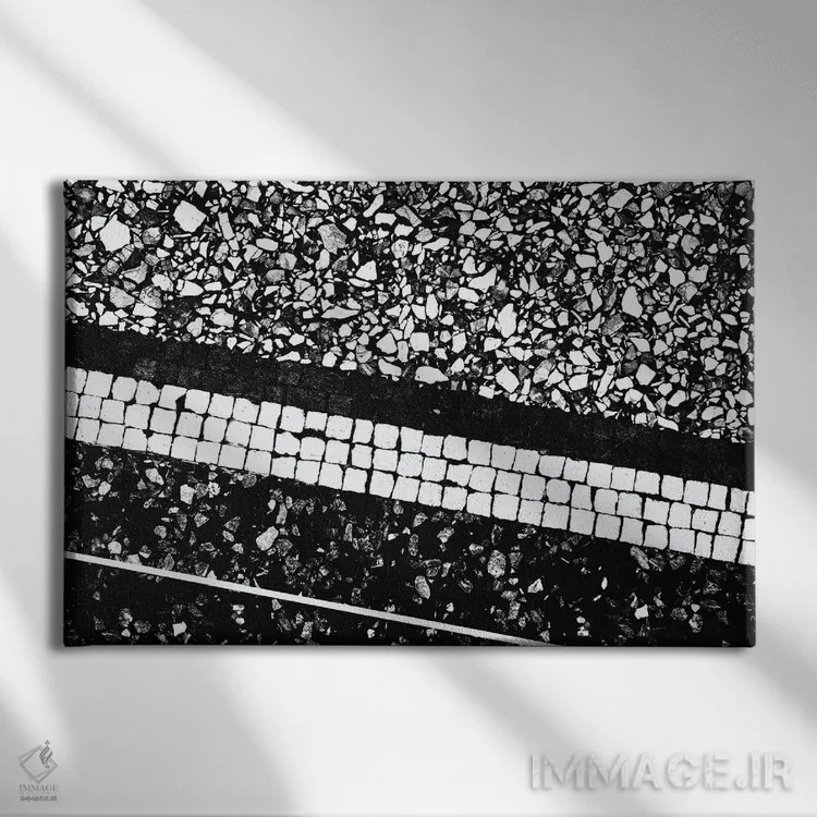 تابلو طرح ترازو سیاه و سفید I (طرح سنگفرش ایتالیایی) اثر هنر آنیتا و بلا - نمای روبهرو روی دیوار