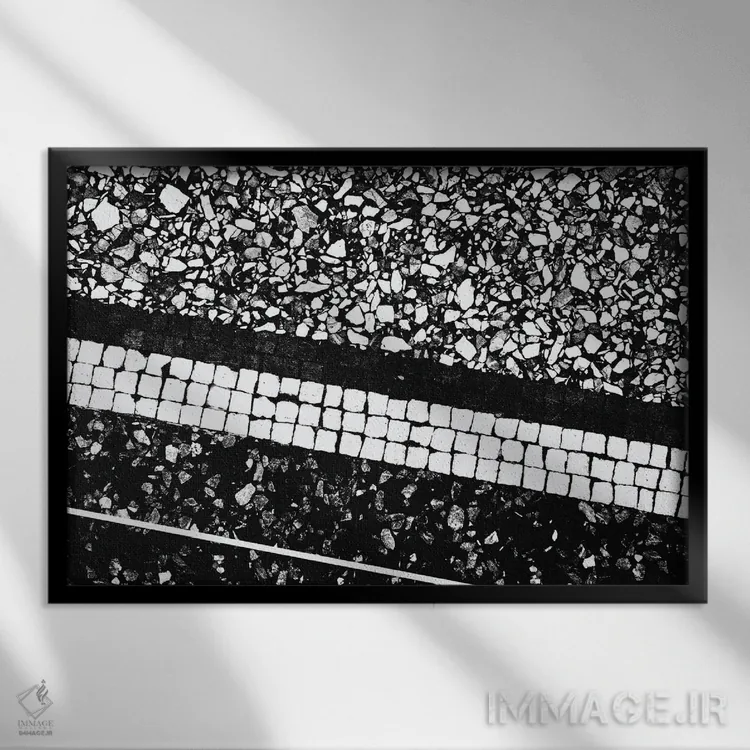 تابلو طرح ترازو سیاه و سفید I (طرح سنگفرش ایتالیایی) اثر هنر آنیتا و بلا - نمای قابدار مشکی