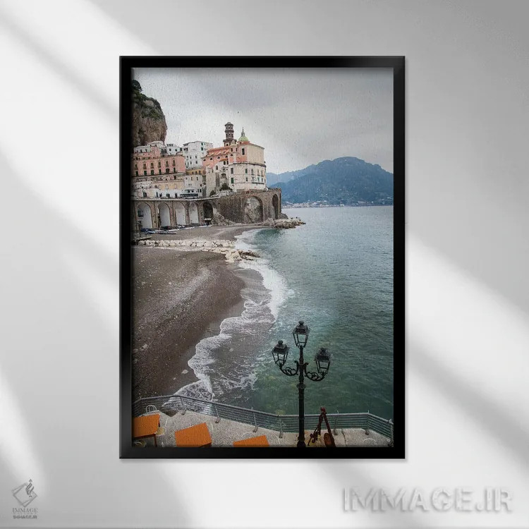 تابلو رویای ساحل آترانی یک اثر هنر آنیتا و بلا - نمای قابدار مشکی