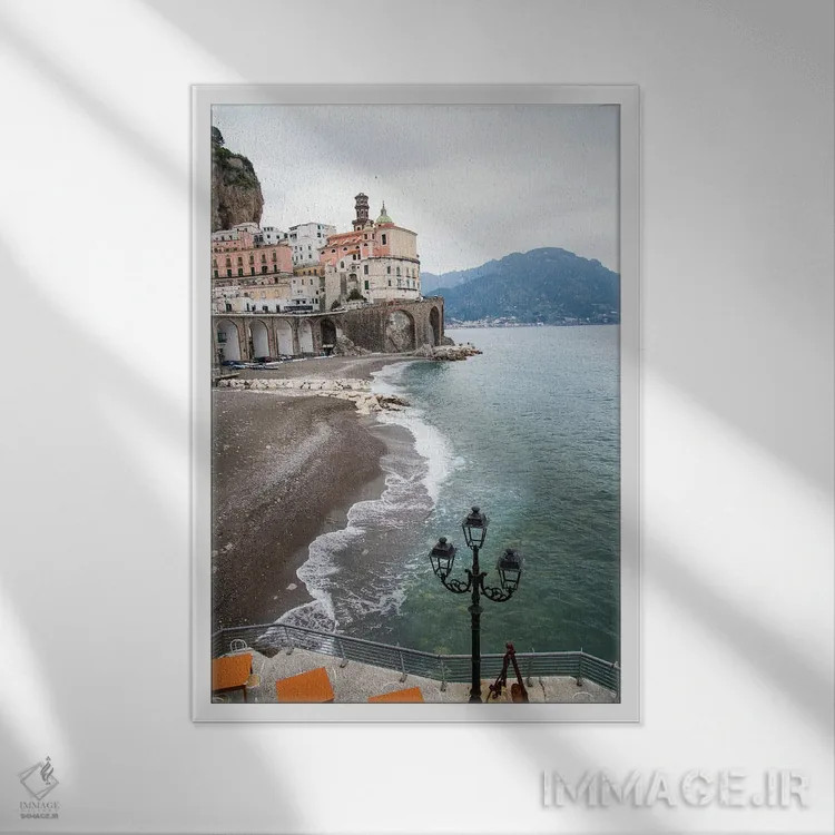 تابلو رویای ساحل آترانی یک اثر هنر آنیتا و بلا - نمای قابدار سفید