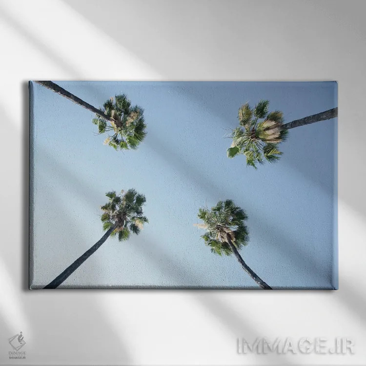 تابلو زیر درختان نخل یک اثر هنر آنیتا و بلا - نمای روبهرو روی دیوار