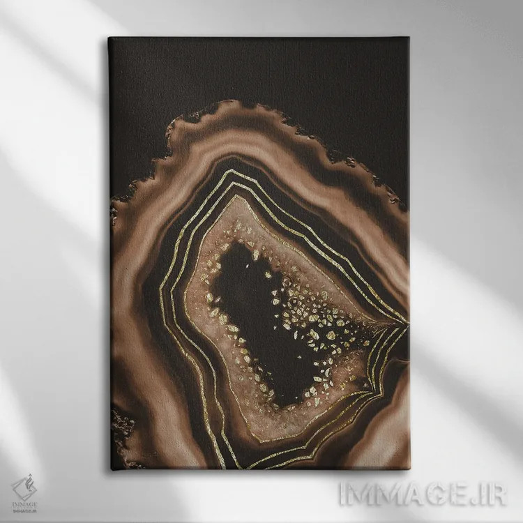 تابلو شکوه آگات قهوهای با فویل طلایی یکم اثر هنر آنیتا و بلا - نمای روبهرو روی دیوار