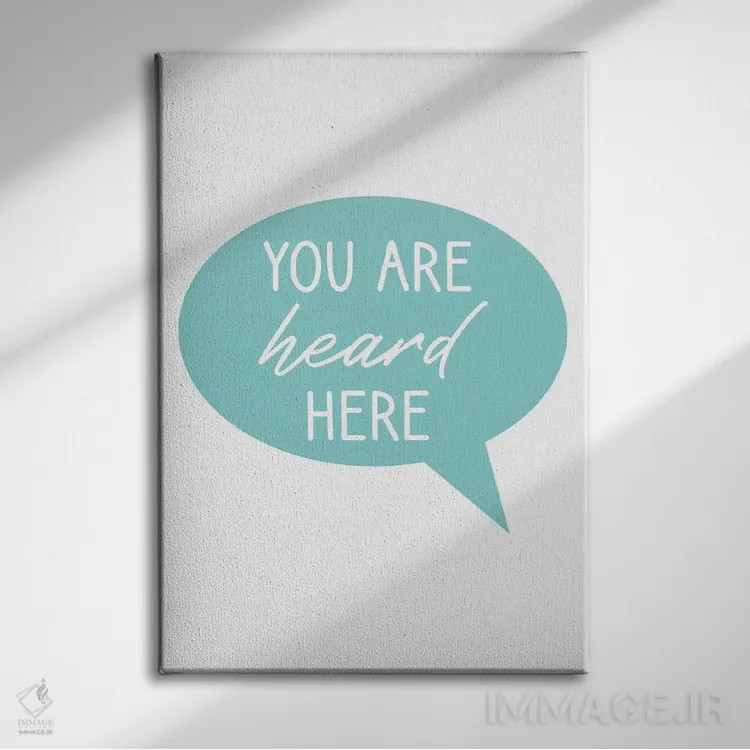 تابلو اینجا صدایت شنیده میشود اثر آلیسا بانتا - نمای روبهرو روی دیوار