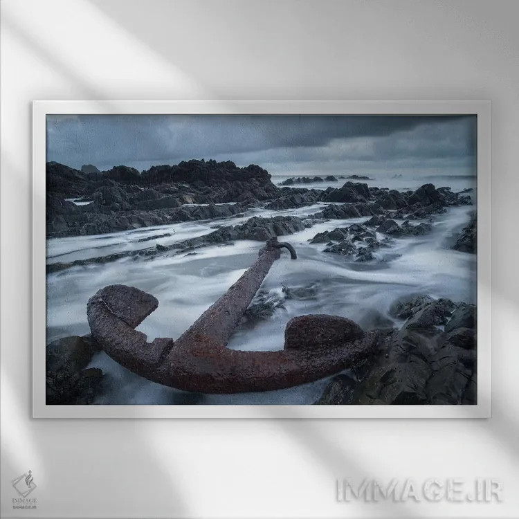 تابلو ساحل کشتیشکسته اثر آدام برتون - نمای قابدار سفید