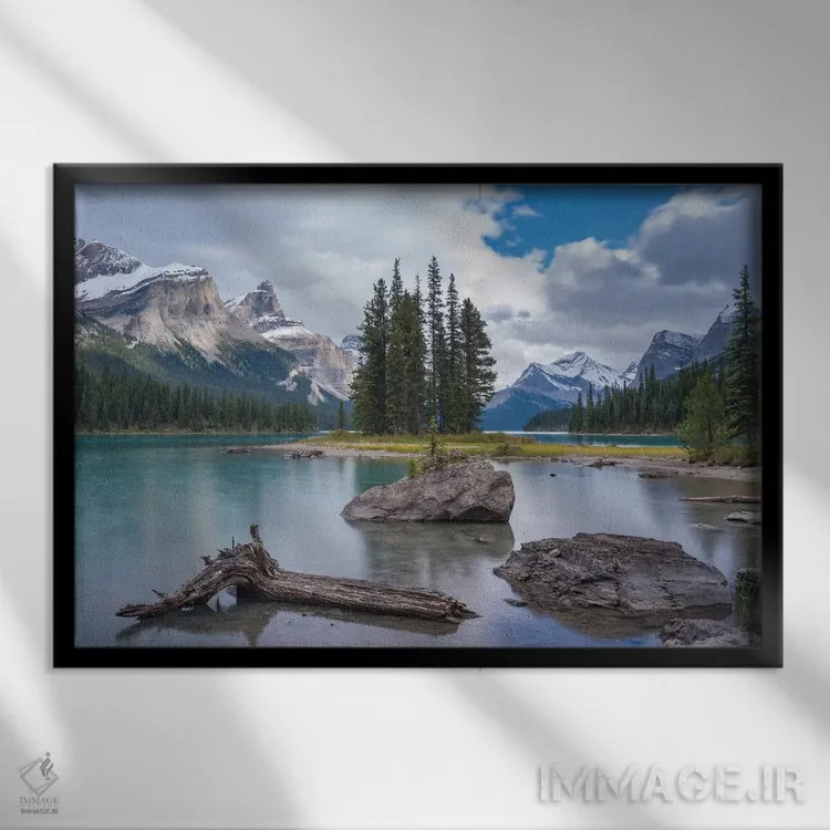 تابلو جزیره اسپرِیت (جزیره روح) اثر آدام برتون - نمای قابدار مشکی