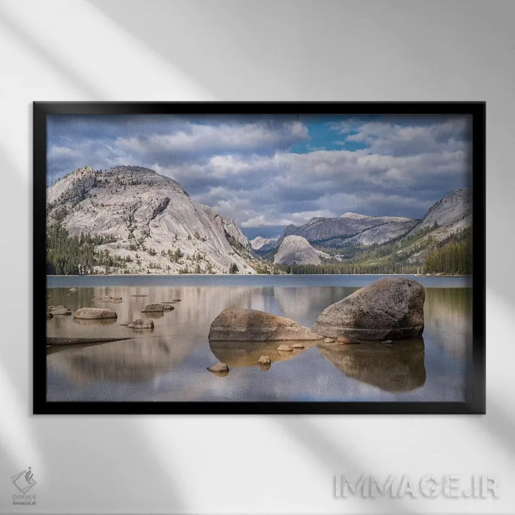 تابلو دریاچه تنایا اثر آدام برتون - نمای قابدار مشکی