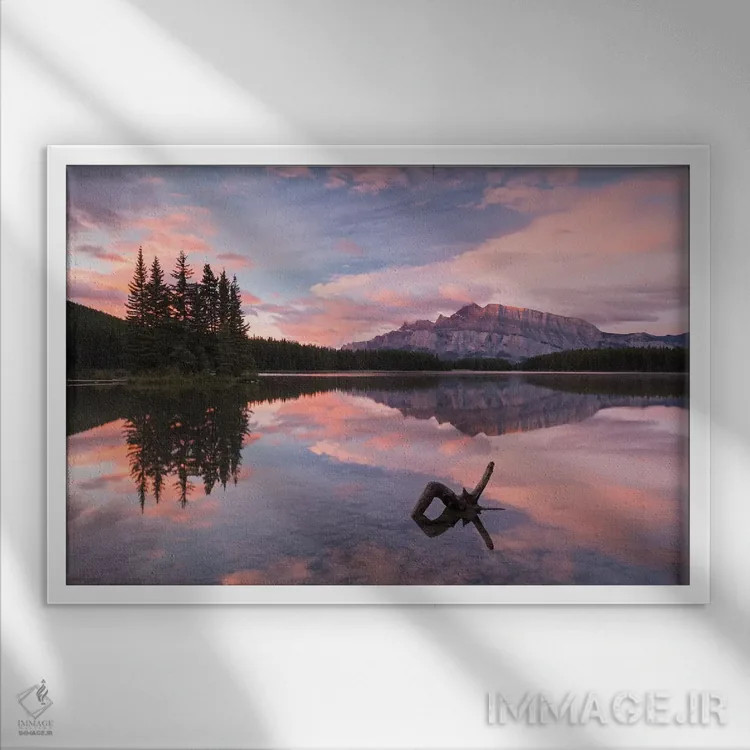 تابلو طلوع آفتاب در دریاچه تو جک اثر آدام برتون - نمای قابدار سفید