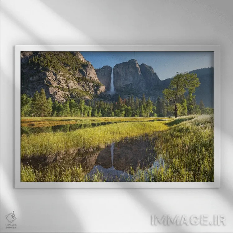تابلو چمنزار و آبشارهای یوسمیتی اثر آدام برتون - نمای قابدار سفید