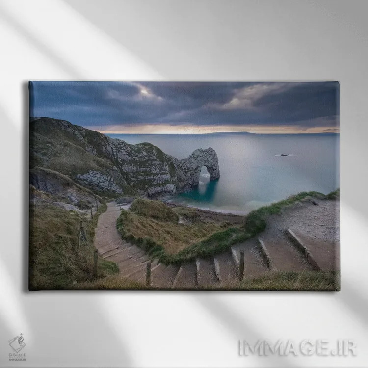 تابلو دردل دور (یک سازند طبیعی انگلستان) اثر آدام برتون - نمای روبهرو روی دیوار