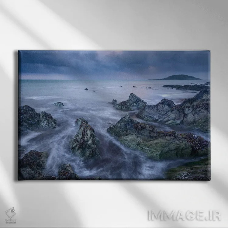 تابلو قدرت طوفان اثر آدام برتون - نمای روبهرو روی دیوار