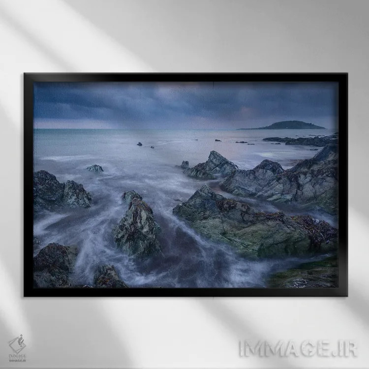 تابلو قدرت طوفان اثر آدام برتون - نمای قابدار مشکی