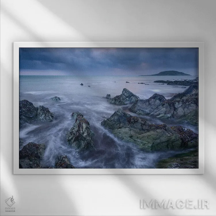 تابلو قدرت طوفان اثر آدام برتون - نمای قابدار سفید