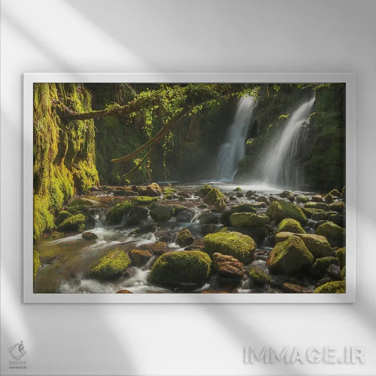 تابلو آبشار مخفی اثر آدام برتون - نمای قابدار سفید