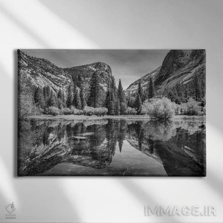 تابلو دریاچهٔ آینهای، یوسمیتی اثر آدام برتون - نمای روبهرو روی دیوار