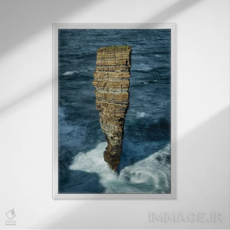 تابلو نشکستنی اثر آدام برتون - نمای قابدار سفید