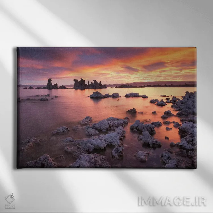 تابلو آتشهای مونو (دریاچه مونو) اثر آدام برتون - نمای روبهرو روی دیوار