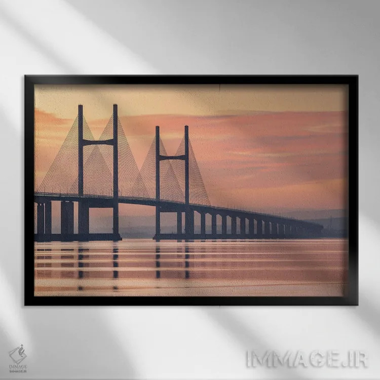 تابلو عبورگاه اثر آدام برتون - نمای قابدار مشکی