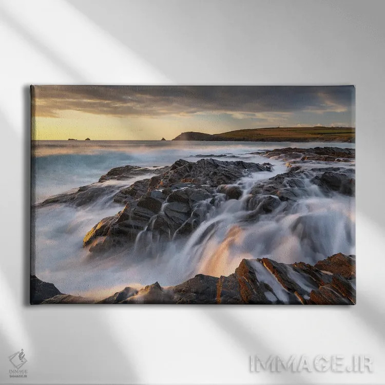 تابلو نقطهٔ شکست اثر آدام برتون - نمای روبهرو روی دیوار