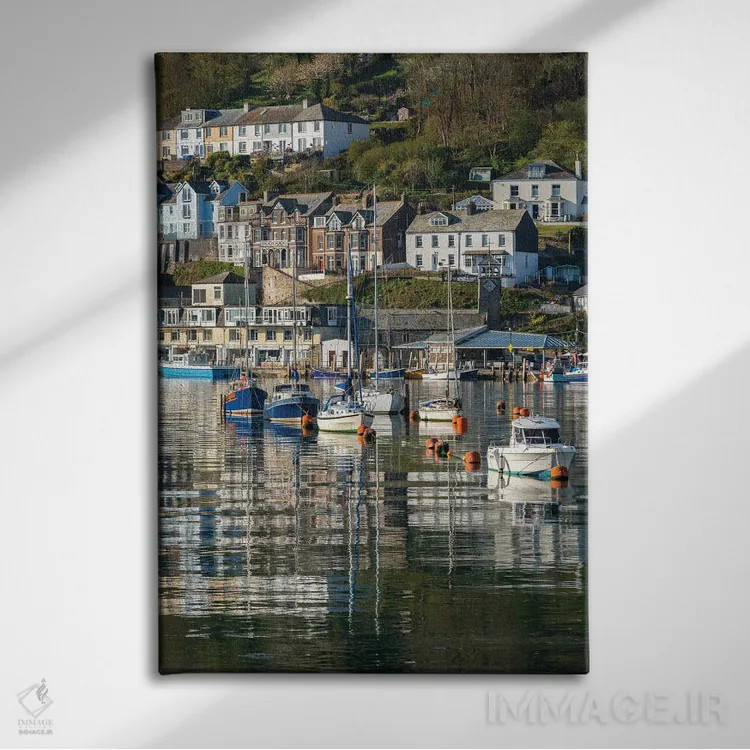 تابلو بندر کورنوالی (منطقه کرنوال، انگلستان) اثر آدام برتون - نمای روبهرو روی دیوار