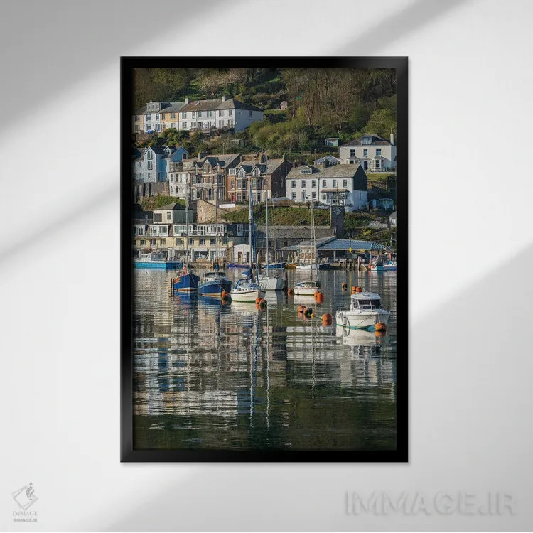 تابلو بندر کورنوالی (منطقه کرنوال، انگلستان) اثر آدام برتون - نمای قابدار مشکی