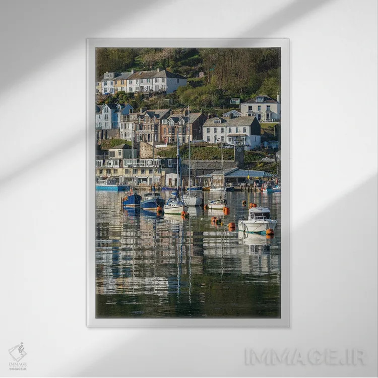 تابلو بندر کورنوالی (منطقه کرنوال، انگلستان) اثر آدام برتون - نمای قابدار سفید