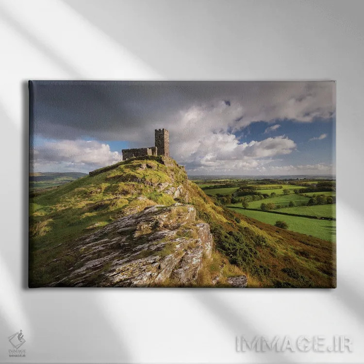 تابلو عبادت بر فراز تپه اثر آدام برتون - نمای روبهرو روی دیوار