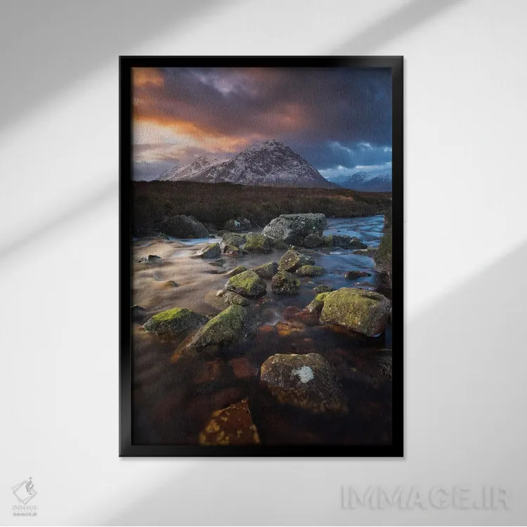 تابلو یک ویژگی اسکاتلندی اثر آدام برتون - نمای قابدار مشکی