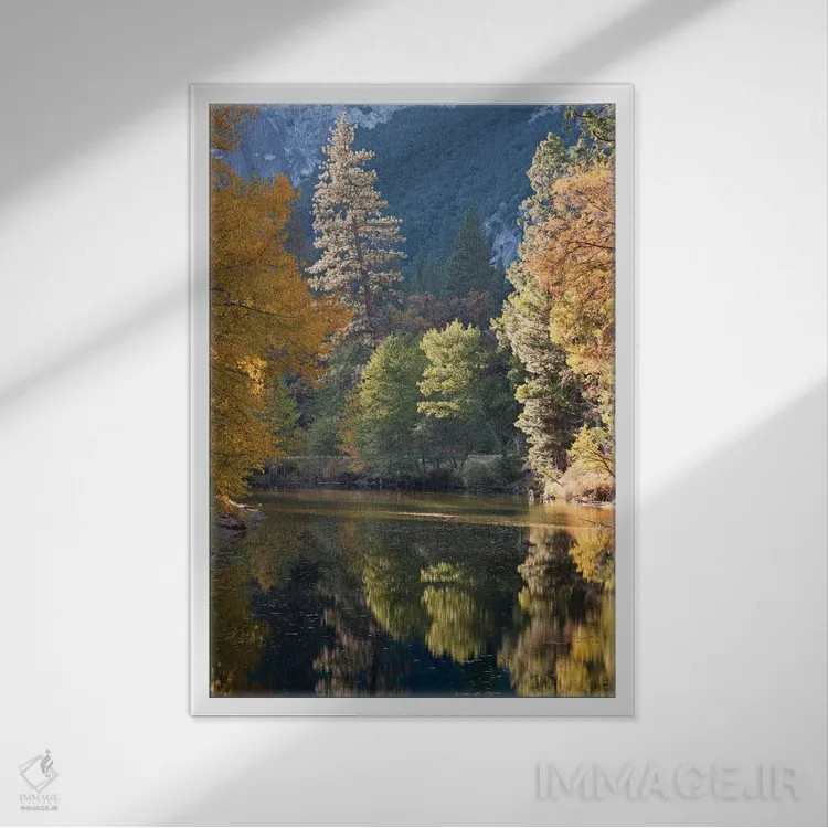 تابلو یوسمیتی طلایی اثر آدام برتون - نمای قابدار سفید