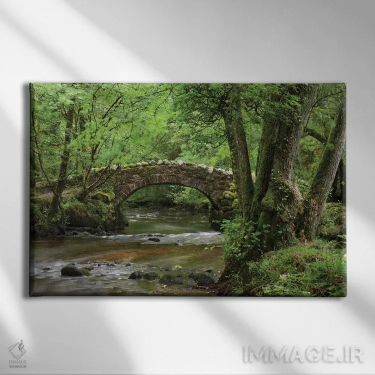 تابلو گذرگاه مخفی اثر آدام برتون - نمای روبهرو روی دیوار