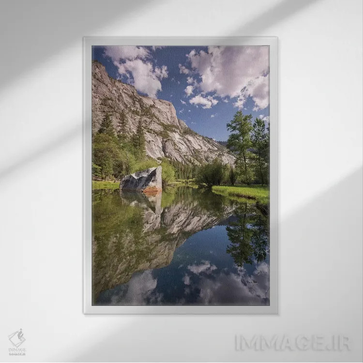 تابلو دریاچه آینهای اثر آدام برتون - نمای قابدار سفید