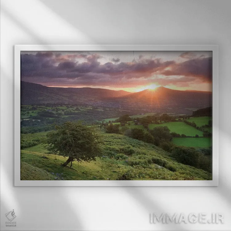 تابلو طلوع شکرکوه (تپه Sugarloaf) اثر آدام برتون - نمای قابدار سفید