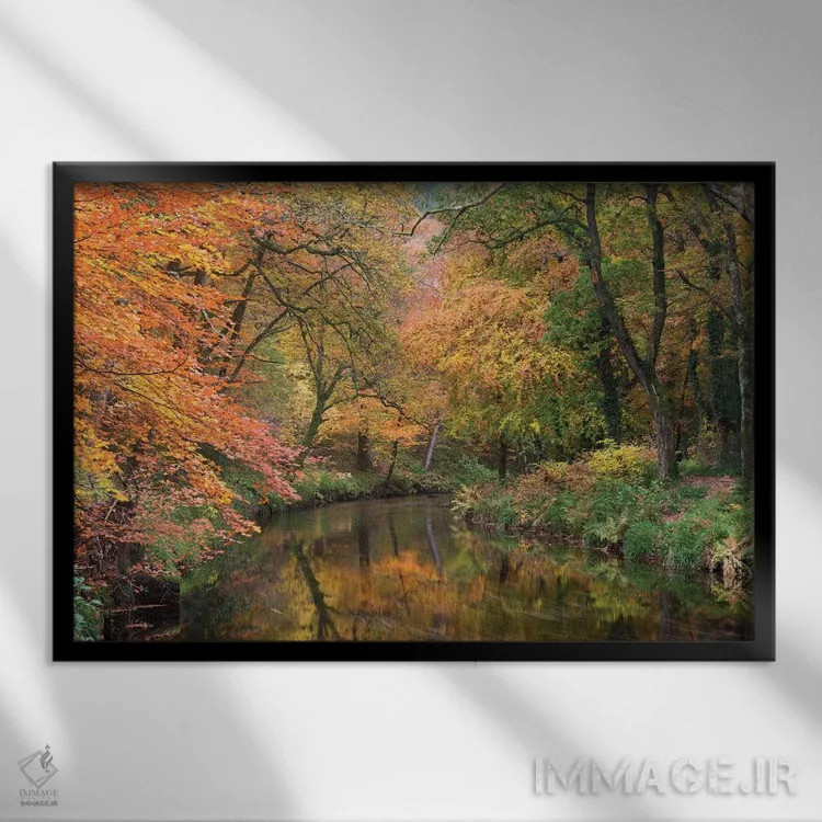 تابلو طلاییهای تاین (رودخانه/منطقه) اثر آدام برتون - نمای قابدار مشکی