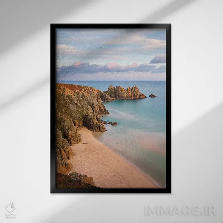 تابلو ساحل اثر آدام برتون - نمای قابدار مشکی